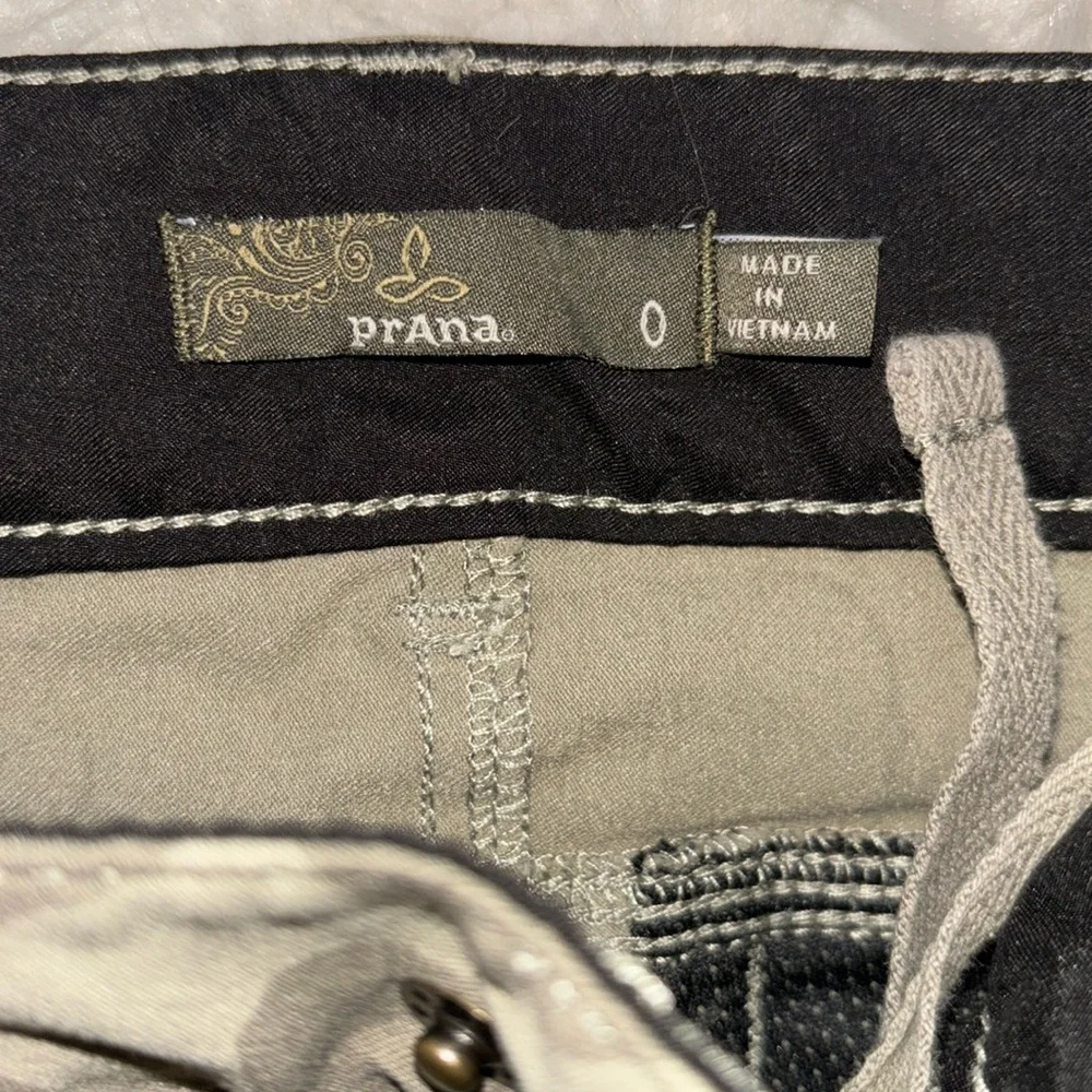 Prana Green Camo Sky Canyon Joggers, Size 0 - Picture 12 of 16